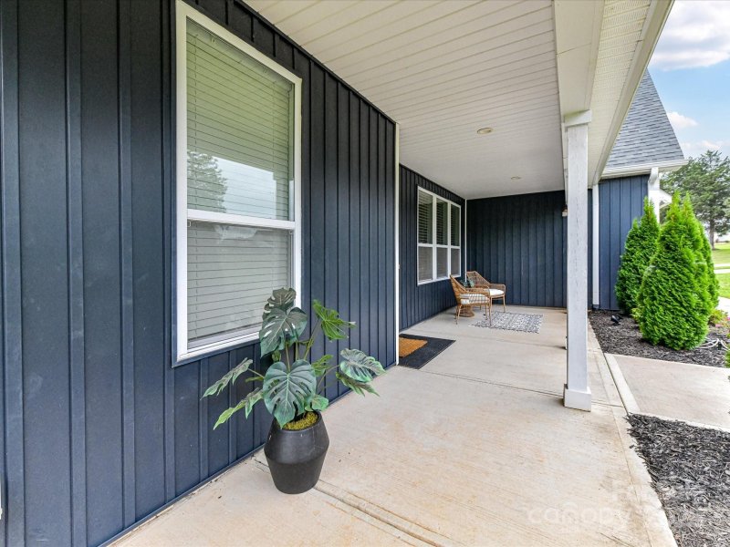 Property image 3 of 215 Lone Pine Road in Carson Creek, Statesville, NC 28625