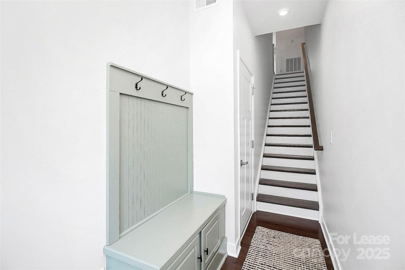 Property image 5 of 256 Parkwood Avenue in Parkwood Square, Charlotte, NC 28206