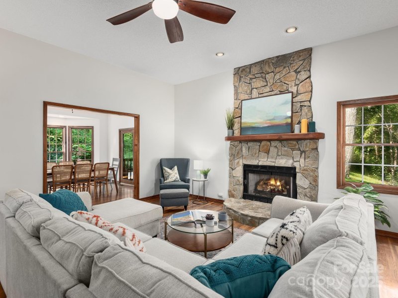 Property image 5 at 12 Sunny Ridge Drive, Asheville, NC 28804