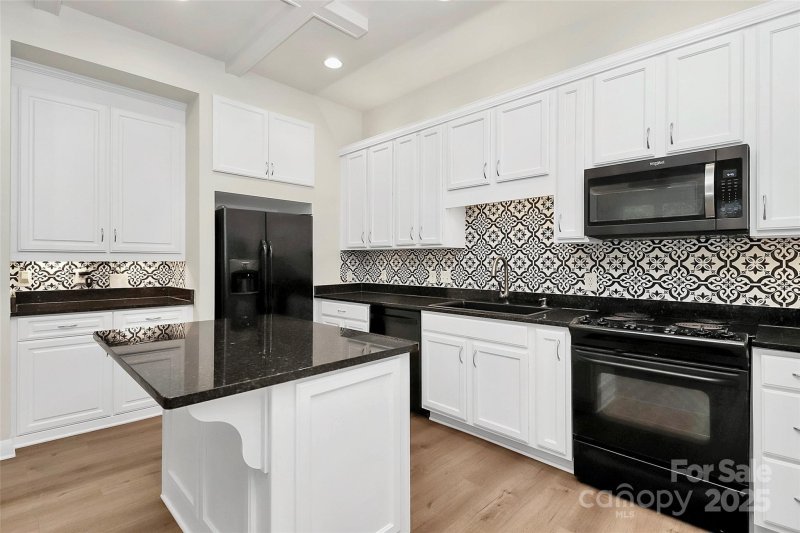 3030 South, Charlotte Community