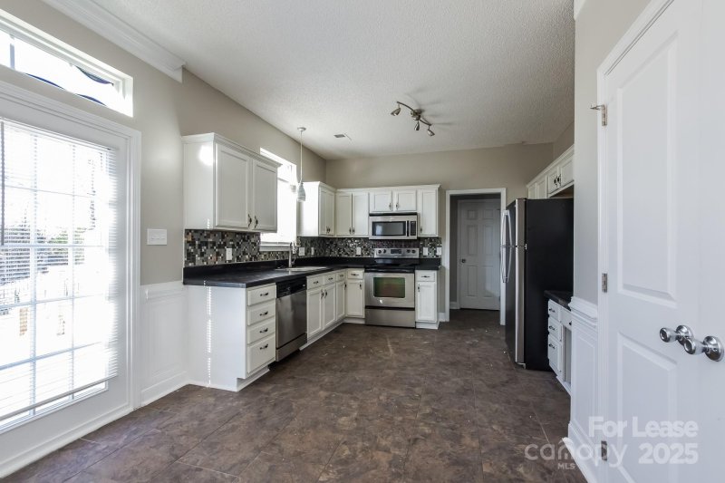 Property image 5 at 133 W Walnut Avenue, Mount Holly, NC 28120