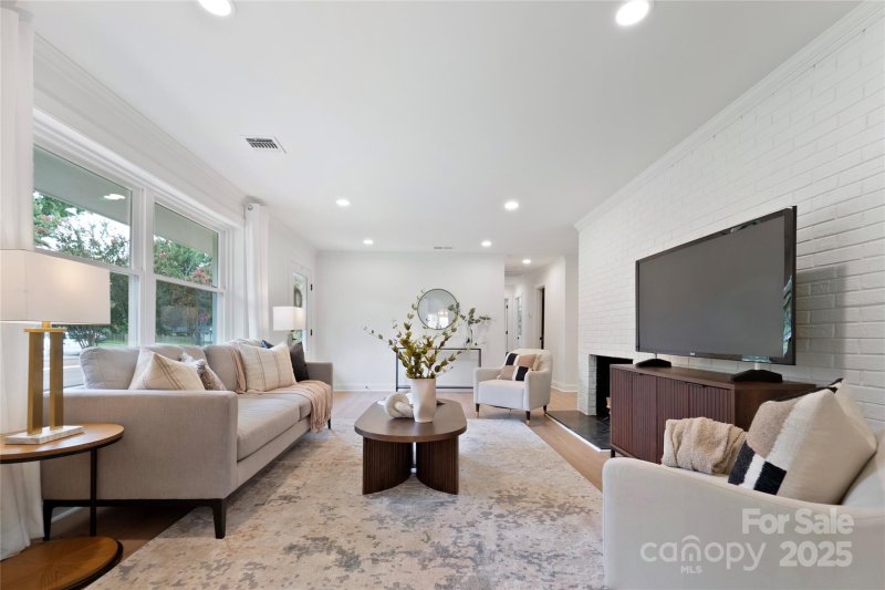 Property image 3 at 5220 Seacroft Road, Charlotte, NC 28210