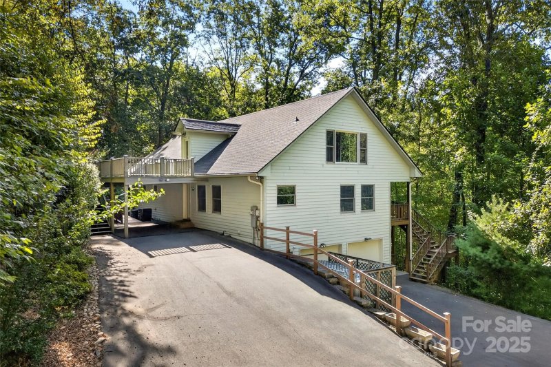 Property image 4 of 31 Timber Park Drive in Timber Park, Black Mountain, NC 28711