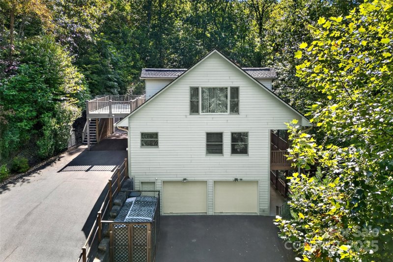 Property image 5 of 31 Timber Park Drive in Timber Park, Black Mountain, NC 28711