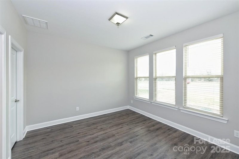 Property image 4 of 2635 Statesville Avenue in Brightwalk, Charlotte, NC 28206