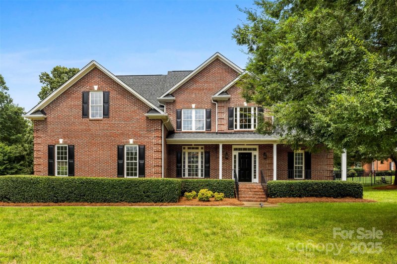 Graystone Estates, Belmont Community