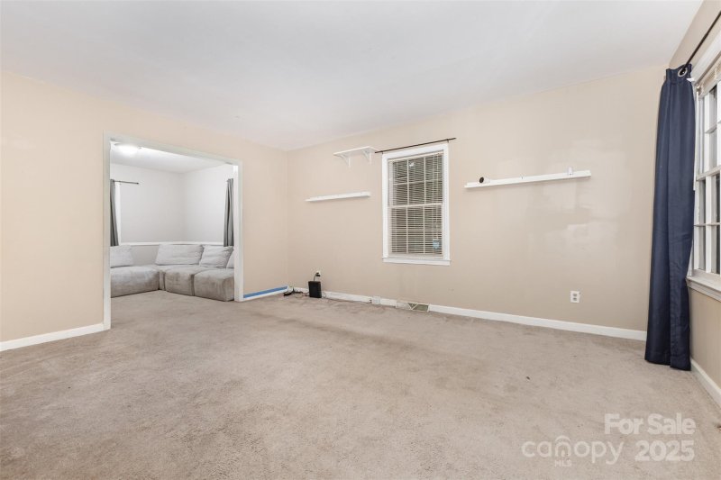 Property image 4 of 6821 David Avenue in Forest Pawtuckett, Charlotte, NC 28214