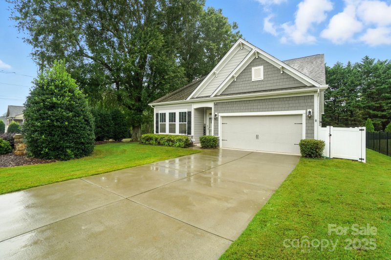 Property image 2 of 105 Wedge View Way in Larkin, Statesville, NC 28677