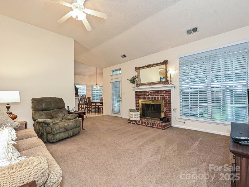 Property image 5 of 5607 Oak Drive in Oakdale Woods, Charlotte, NC 28216