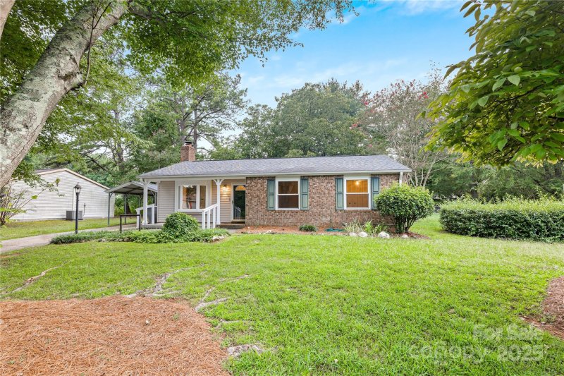 Property image 2 at 7916 Holly Hill Road, Charlotte, NC 28227