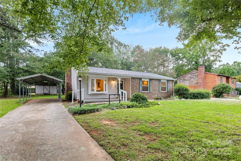 Property image 3 at 7916 Holly Hill Road, Charlotte, NC 28227