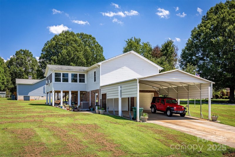 Property image 4 of 2184 Little John Trail in Pinehurst Village, Newton, NC 28658