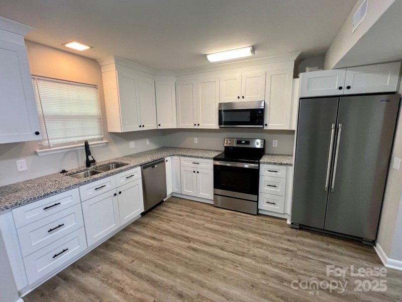 Property image 5 at 3138 Heathstead Place, Charlotte, NC 28210