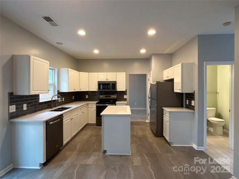 Property image 4 at 6518 Harburn Forest Drive, Charlotte, NC 28269