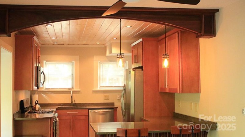 Property image 4 of 10 Coleman Avenue in Annandale, Asheville, NC 28801