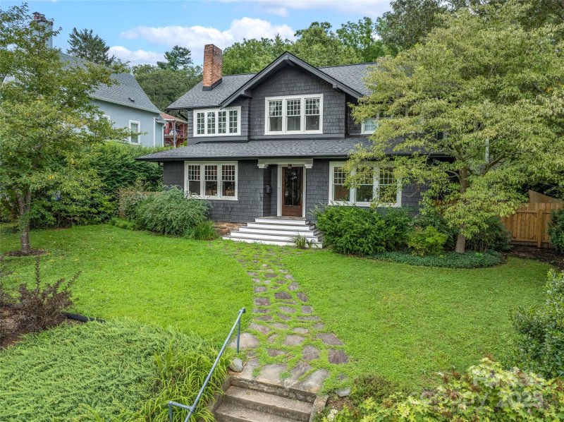 Property image 2 at 125 Furman Avenue, Asheville, NC 28801