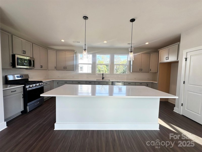 Property image 4 of 405 Nathaniel Way in Brixton, Charlotte, NC 28213