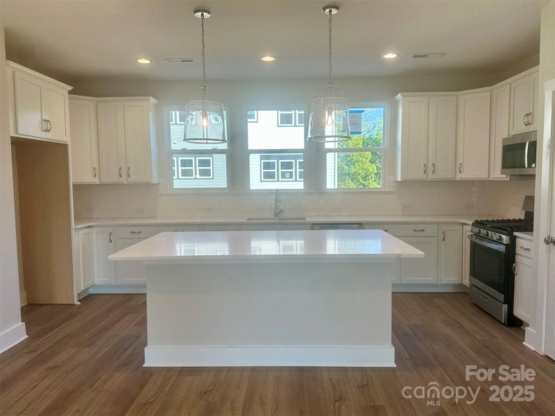 Property image 3 of 409 Nathaniel Way in Brixton, Charlotte, NC 28213