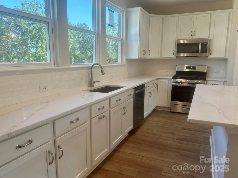 Property image 4 of 409 Nathaniel Way in Brixton, Charlotte, NC 28213