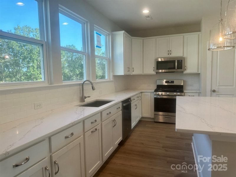 Property image 5 of 409 Nathaniel Way in Brixton, Charlotte, NC 28213