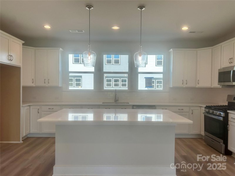 Property image 4 of 413 Nathaniel Way in Brixton, Charlotte, NC 28213