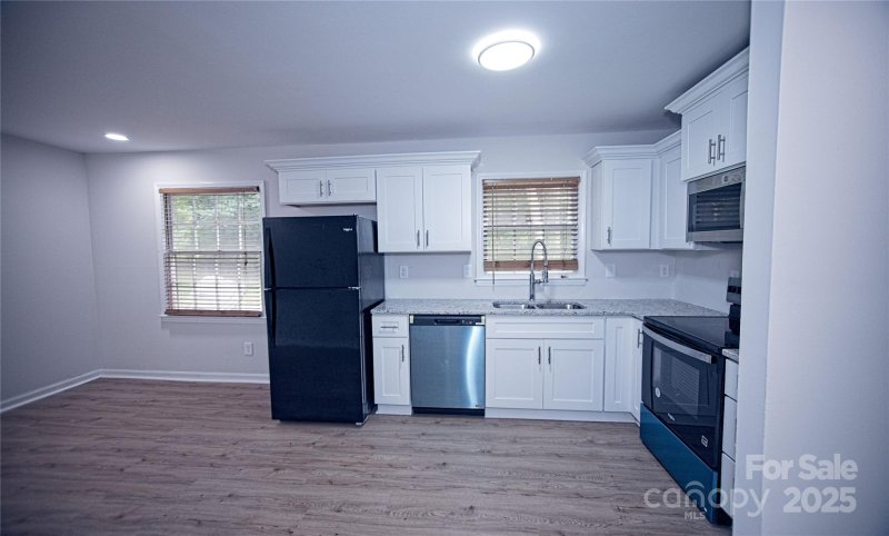 Property image 5 of 6212 Snowcrest Court in Four Seasons, Charlotte, NC 28212