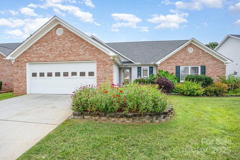 202 Hidden Creek Circle