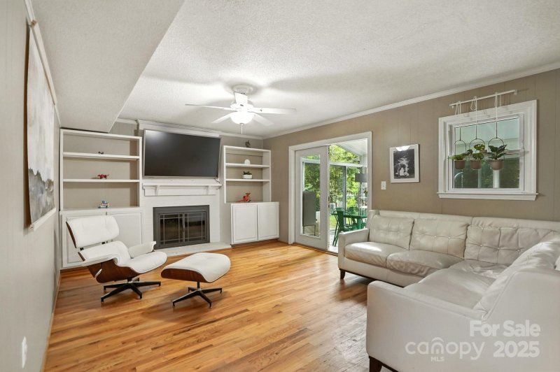 Property image 3 of 1909 Lawton Bluff Road in Candlewyck, Charlotte, NC 28226