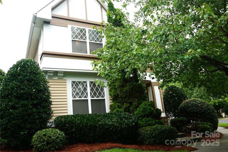 Property image 2 of 13704 Aldenbrook Drive in Monteith Place, Huntersville, NC 28078