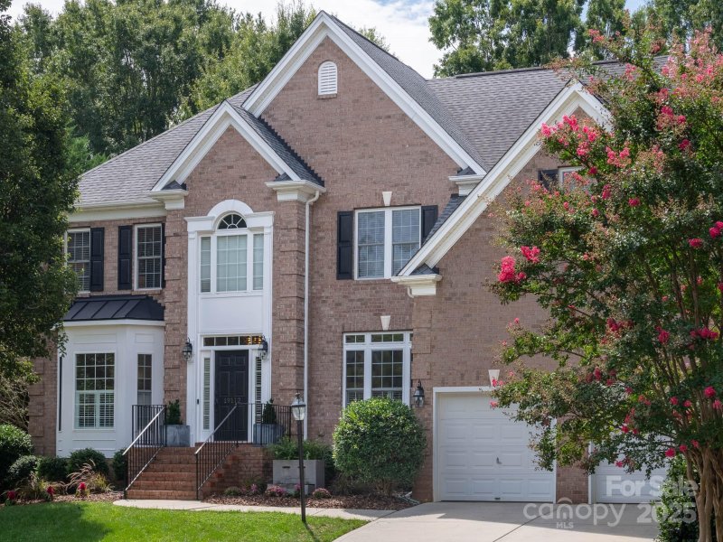 19112 Glouster Court