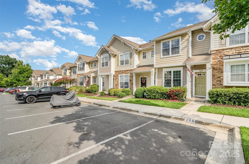 Property image 2 of 208 Dawn Mist Lane in Fieldstone, Fort Mill, SC 29708