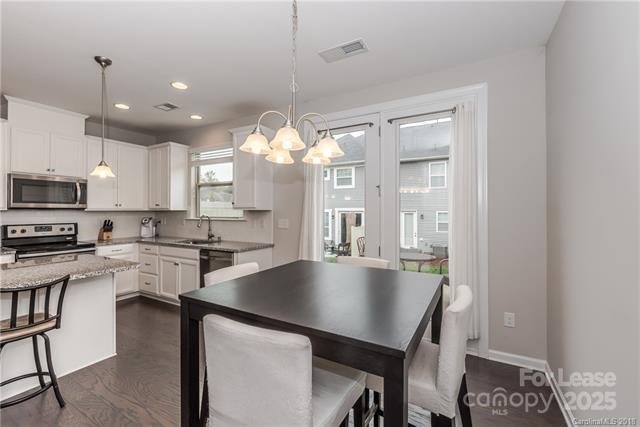 Property image 5 of 7334 Dulnian Way in Berewick, Charlotte, NC 28278