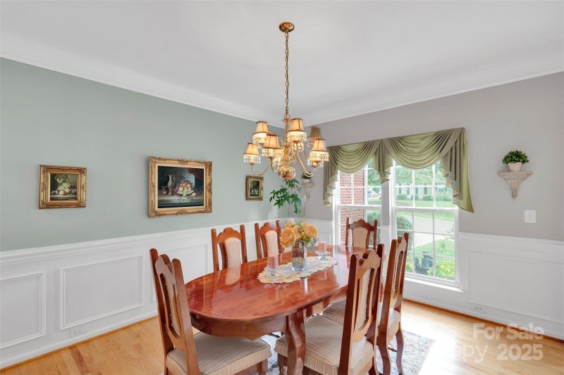 Property image 3 of 10837 Wilklee Drive in Kenilworth, Charlotte, NC 28277