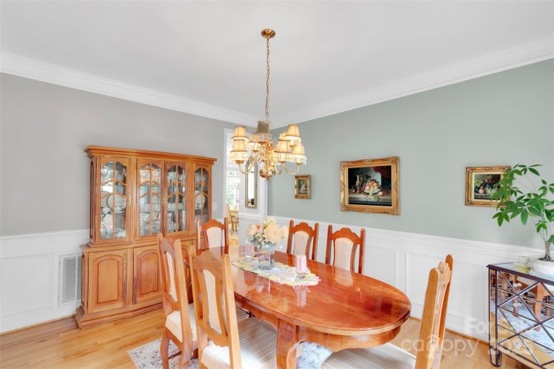 Property image 4 of 10837 Wilklee Drive in Kenilworth, Charlotte, NC 28277