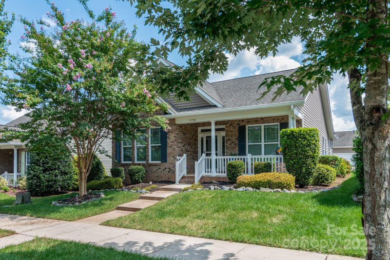 Property image 2 of 11728 Mount Argus Drive in Baileys Glen, Cornelius, NC 28031