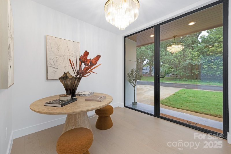 Property image 4 of 1027 Woodside Avenue in Villa heights, Charlotte, NC 28205