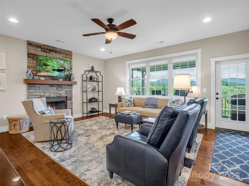 Property image 4 of 148 Red Hawk Knoll in Vista At Bills Mountain, Lake Lure, NC 28746