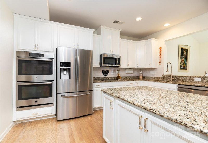 Property image 3 of 12822 Plumleaf Drive in Old Stone Crossing, Charlotte, NC 28213