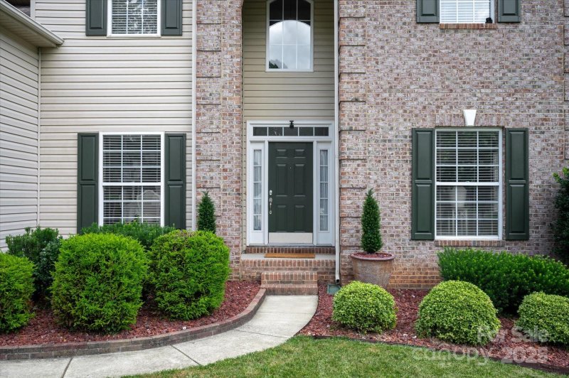 Property image 3 at 2524 Macie Glen Court, Matthews, NC 28105