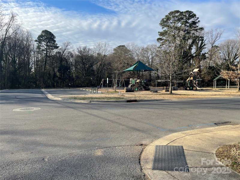 Property image 2 of 1902 Catherine Simmons Avenue in Lincoln Heights, Charlotte, NC 28216