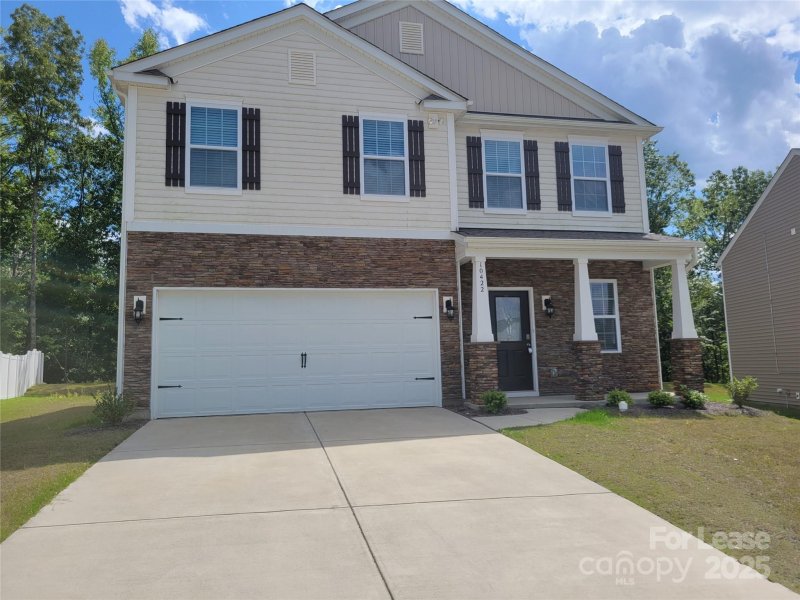 Property image 2 of 10422 Bradstreet Commons Way in Lanier Village, Charlotte, NC 28215