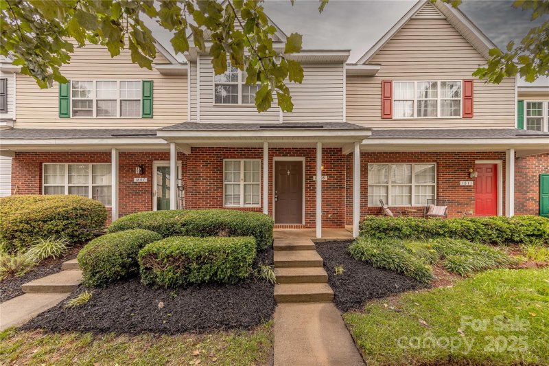 Property image 2 of 1809 Birch Heights Court in University Heights, Charlotte, NC 28213