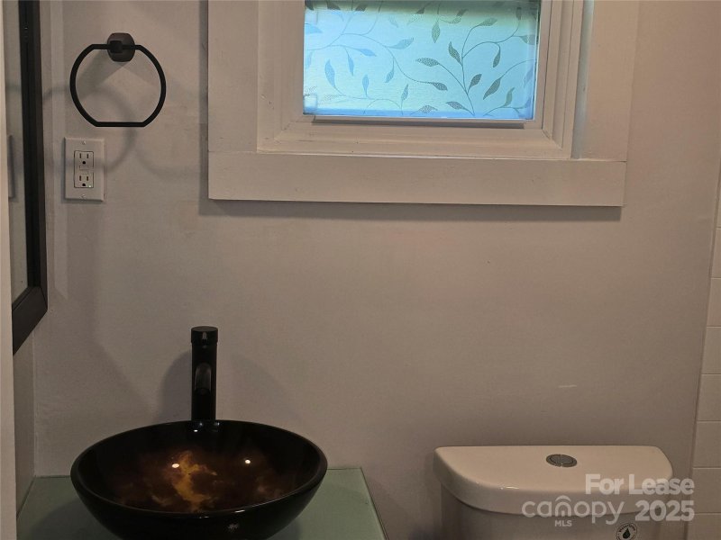 Property image 4 at 2322 Augusta Street, Charlotte, NC 28216