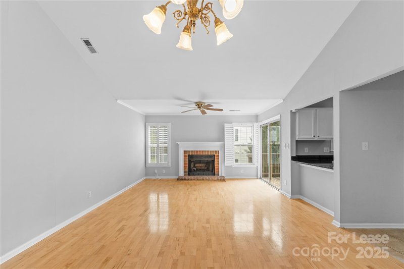 Property image 5 of 3224 Selwyn Farms Lane in Hunters Run, Charlotte, NC 28209