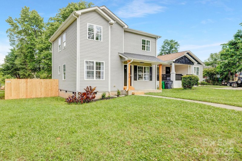 Property image 2 at 838 Mcarthur Avenue, Charlotte, NC 28206