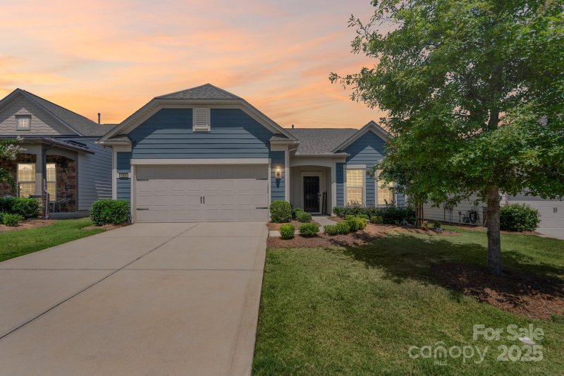 Property image 2 of 689 Birchway Drive in Carolina Orchards, Fort Mill, SC 29715