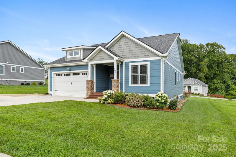 Property image 2 of 461 Windy Acres Knoll in The Cottages at Windy Knoll, Hendersonville, NC 28792