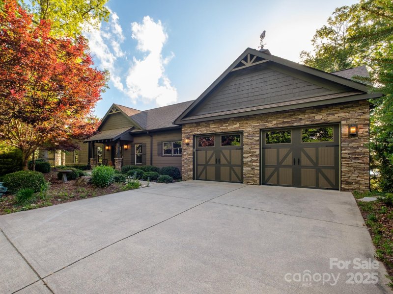 2388 Connestee Trail