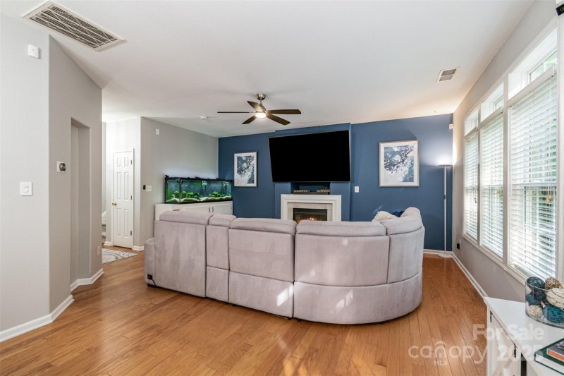 Property image 3 of 3915 Planters Watch Drive in Withers Grove, Charlotte, NC 28278
