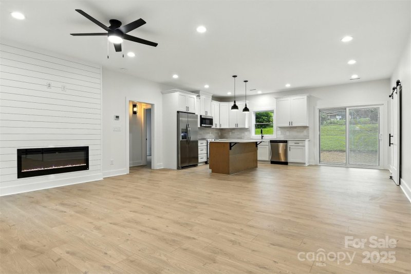 Property image 2 at 1479 20th Street, Hickory, NC 28601